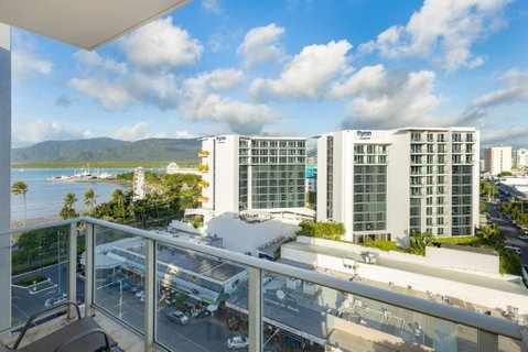 Cairns City & Ocean View, 1 BR Sleeps 4 Spacious Apt - Tourism Gold Coast 4