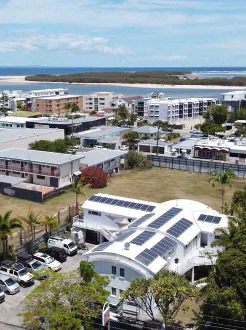 CALI Backpackers - Tourism Gold Coast 2