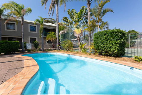 Carindale, 13 19 Dowling Street - Ground Floor Unit With Complex Pool And Tennis Court - Tourism Gold Coast 1