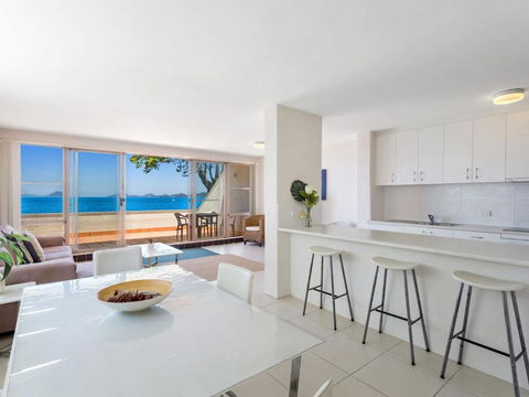 Casuarinas Unit 1 33 Soldiers Point Road - Tourism Gold Coast 3