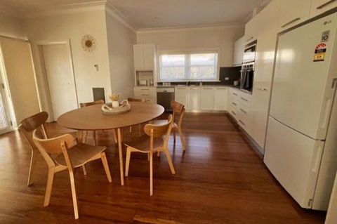 Central Cottage - Tourism Gold Coast 1