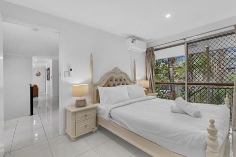 Central Located 3 Bedroom Unit In Southport - Tourism Gold Coast 1