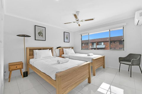 Central Located 3 Bedroom Unit In Southport - Tourism Gold Coast 0