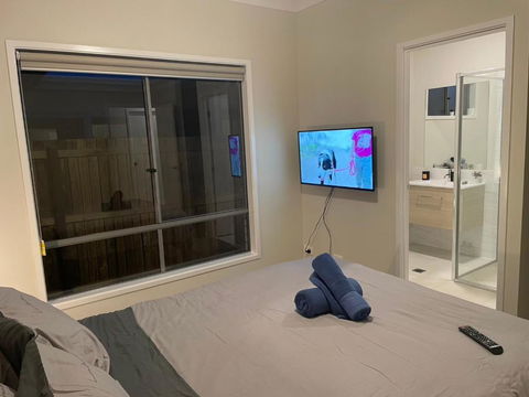 Charming Home In Griffin For Unforgettable Stay - Tourism Gold Coast 3