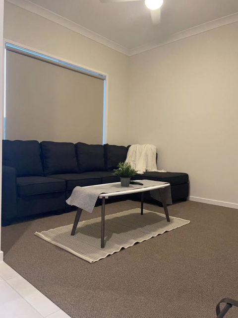 Charming Home In Griffin For Unforgettable Stay - Tourism Gold Coast 4