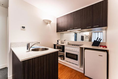 Chic 1-Bed In East Melbourne With Gym & Pool - Tourism Gold Coast 2