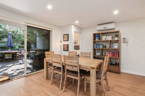 Chic 2-Bed Dee Why Haven With Backyard & BBQ - Tourism Gold Coast 2