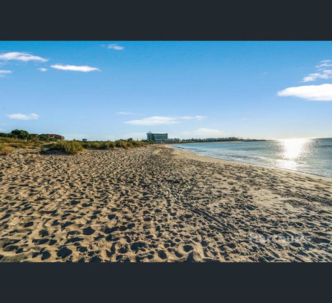 City Beach House - Tourism Gold Coast 4