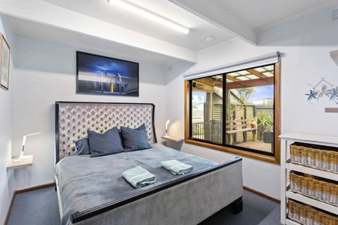 Coastal Cottage With Ocean Views - Tourism Gold Coast 2