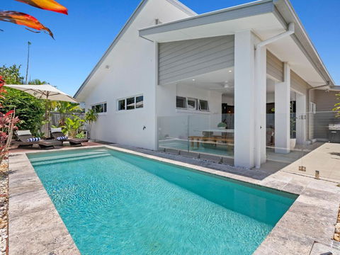 Coastal Hideaway In The Heart Of Casuarina With Heated Pool - Tourism Gold Coast 1