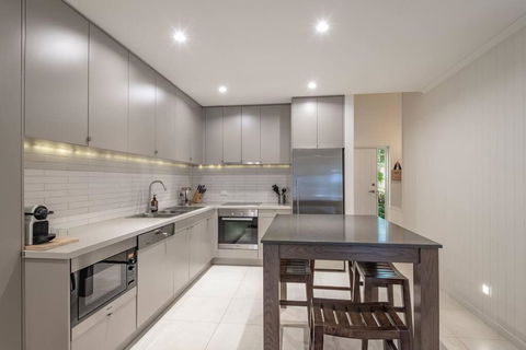 Coastal Serenity At Little Cove - Tourism Gold Coast 0