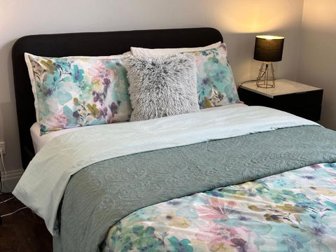 Daisy Cottage On Duke 3BR - Tourism Gold Coast 4
