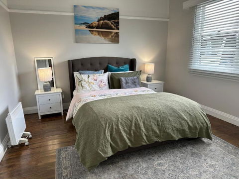 Daisy Cottage On Duke 3BR - Tourism Gold Coast 0