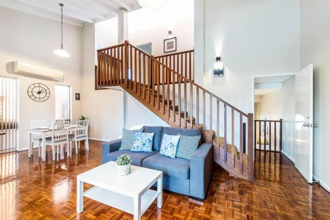 Delightful Getaway Steps From Attractions & Amenities - Tourism Gold Coast 0