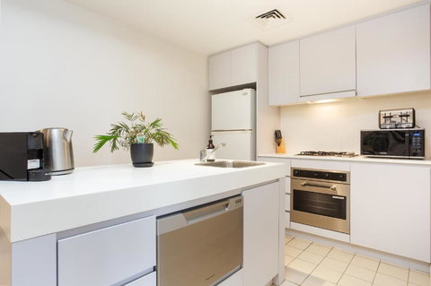 Darling Harbour Apartment Near King St Wharf - Tourism Gold Coast 3
