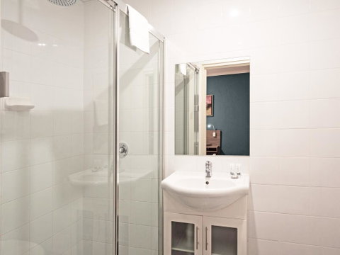 28 Hotel - Tourism Gold Coast 2