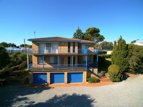 3 Bay Lane - Tourism Gold Coast 0