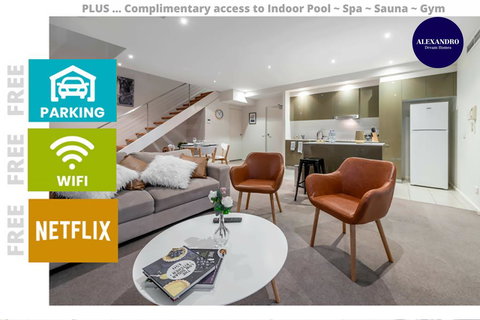 3 BDR Stylish City Retreat // Close To All And Everything In Canberra - Gold Coast 0