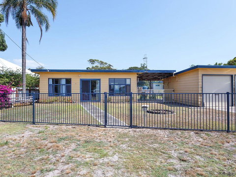 3 Curlew Avenue - Tourism Gold Coast 2