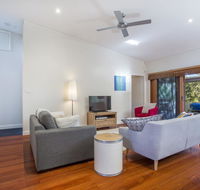 33 Bangalow - Narrawallee's Beautiful Bungalow - Tourism Gold Coast