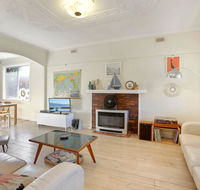 4 MONTROSE AVE - retro home in the heart of town - Tourism Gold Coast