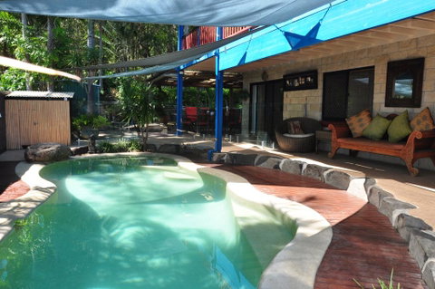 43 Double Island Drive - Two Level Holiday Home With Swimming Pool. Located Close To Beach And CBD - Tourism Gold Coast 0