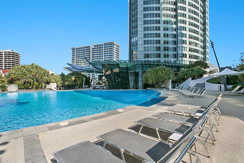 4701 At 9 Hamilton Ave By GCHS - Tourism Gold Coast 0