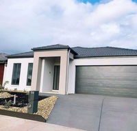 4Bed 2Bath Cozy Guesthouse in Tarneit - Tourism Gold Coast