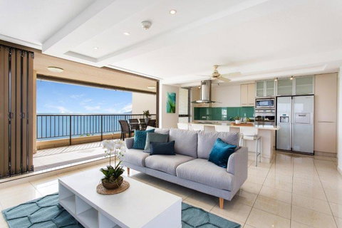 5,  Apartment On The Esplanade - Tourism Gold Coast 0