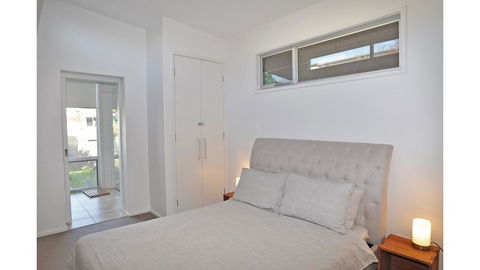 52 ON BAYVIEW - PET FRIENDLY (OUTSIDE ONLY) - Gold Coast 1