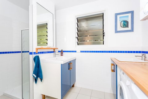 7 Naiad Court - Rainbow Shores, Perfect Beach House, Swimming Pool And Walk To Beach, Aircon, Wi-Fi - Tourism Gold Coast 3