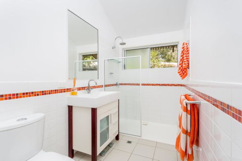 7 Naiad Court - Rainbow Shores, Perfect Beach House, Swimming Pool And Walk To Beach, Aircon, Wi-Fi - Tourism Gold Coast 2