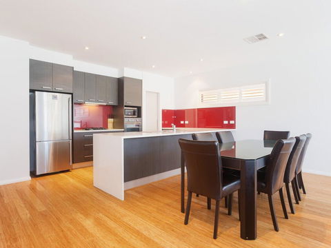 7a Judith Street - Stunning Duplex With Ducted Air Conditioning - Tourism Gold Coast 2