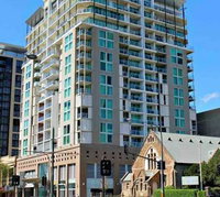 96 North Terrace Stylish Penthouse Apartment