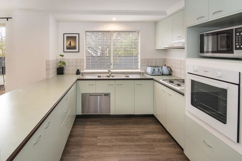@WinenWaves Margaret River - Tourism Gold Coast 3