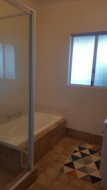 A Better Life Animal Sanctuary FarmStay - Private Two-Bedrooms, Lounge Room & Bathroom & Toilet, Shared Kitchen - Tourism Gold Coast 2