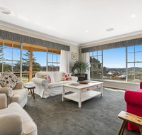 A House With A View Molong. NSW - Tourism Gold Coast