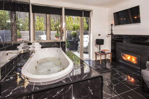 A Loft In The Mill Boutique Accommodation - Tourism Gold Coast 1