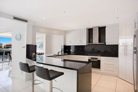 A PERFECT STAY - Casa Grande On The Water - Tourism Gold Coast 2