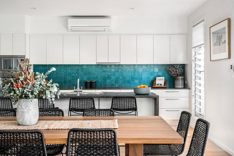 A PERFECT STAY - Shore Beats Work - Tourism Gold Coast 0