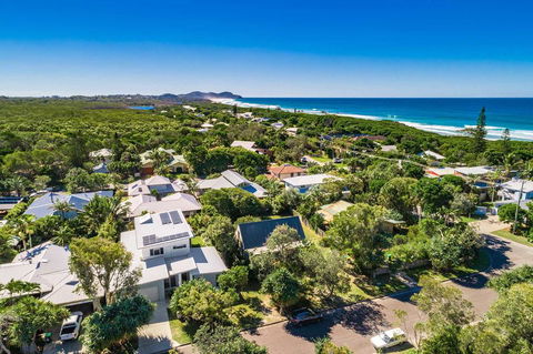 A PERFECT STAY - Shore Beats Work - Tourism Gold Coast 2