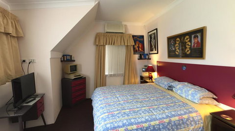 Aarn House B&B Airport Accommodation - Tourism Gold Coast 0