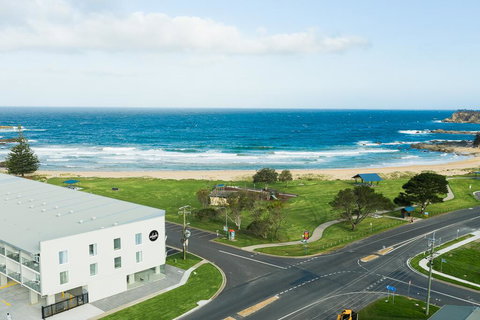 Abode Malua Bay - Tourism Gold Coast 3