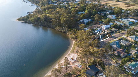 Above Sunset - 100m From The Paynesville Lakes - Tourism Gold Coast 0