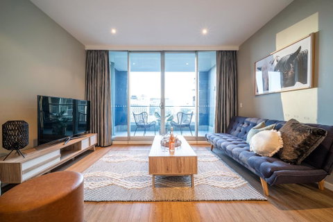 Above The Square On Hindmarsh-Pool - Gym - Carpark - Tourism Gold Coast 0