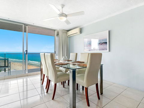 Absolute Beachfront In The Heart Of Surfers Paradi - Tourism Gold Coast 3