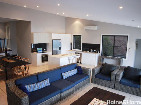 Absolutely Avoca - 114a Avoca Drive, Avoca Beach - Tourism Gold Coast 2