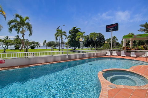 Acacia Court Hotel - Tourism Gold Coast 1