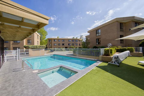 Accommodate Canberra - Kingston Court - Tourism Gold Coast 1