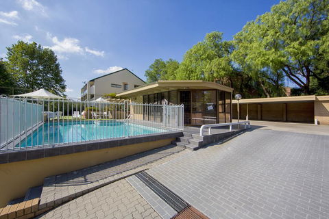 Accommodate Canberra - Kingston Court - Tourism Gold Coast 2